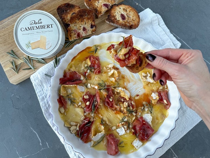 Þrettándinn – Bakaður Camembert með parmaskinku og hunangi