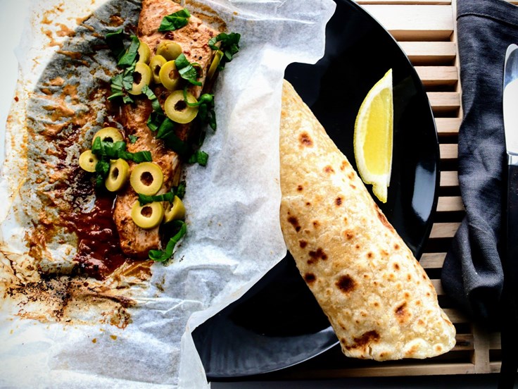 Mánudagur - Bakaður lax með piparrótarrjómasósu og kókosflatbrauði