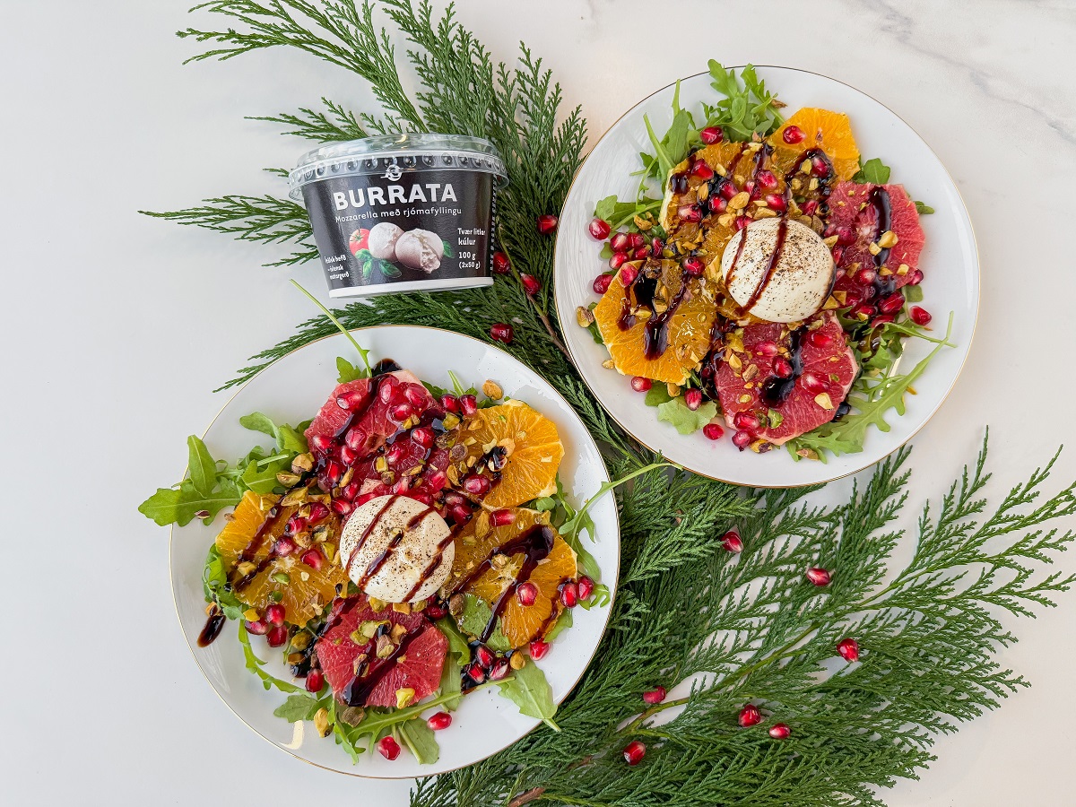 Burrata með appelsínum og granateplafræjum