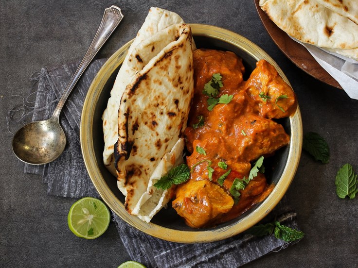 Laugardagur – Indverskur butterchicken með raítu sósu