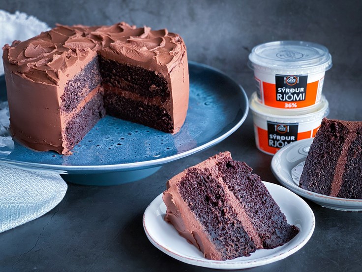 Sunnudagur – Dökk og dúnmúk djöflaterta