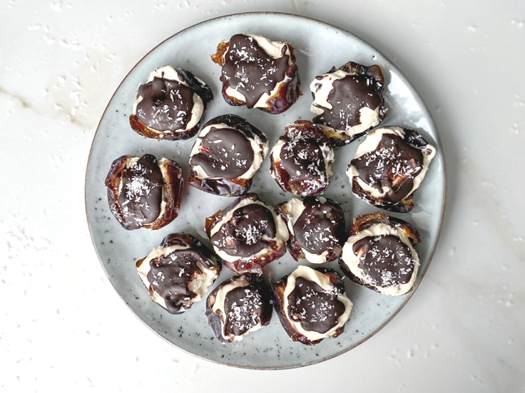 Sunnudagur – Döðlubitar með Ísey skyri