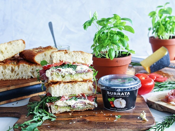 Þriðjudagur - Foccacia samlokur með burrata