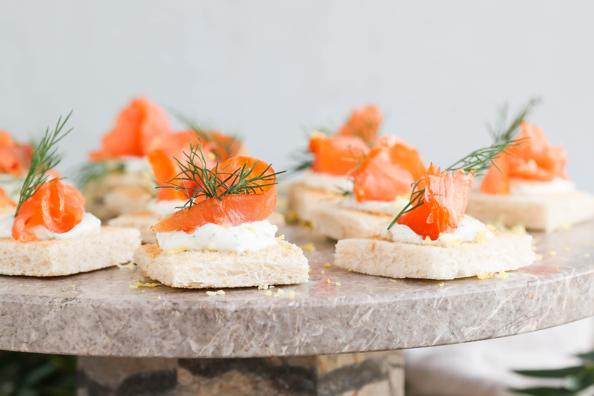 Forréttabitar með reyktum laxi