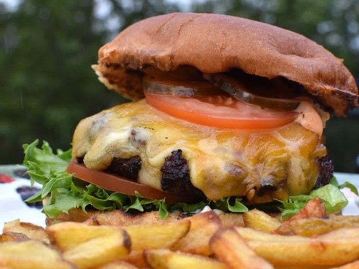 Föstudagur - Grillaður hamborgari með Óðalsostum