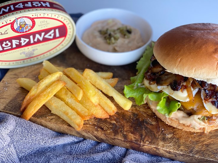 Föstudagur – Heimagerðir hamborgarar með karamelluðum lauk og Höfðingja