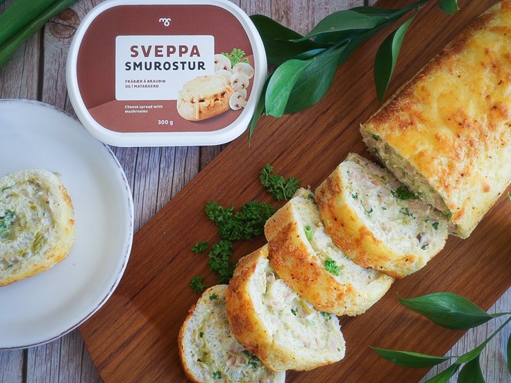 Fimmtudagur - Heitt rúllubrauð með skinku, aspas og smurosti