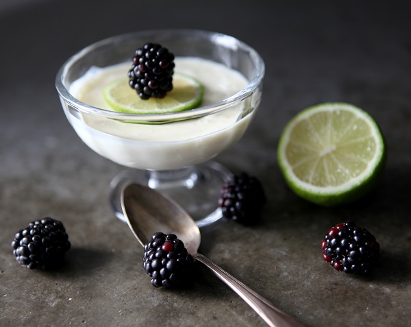 Skyr límónu pannacotta