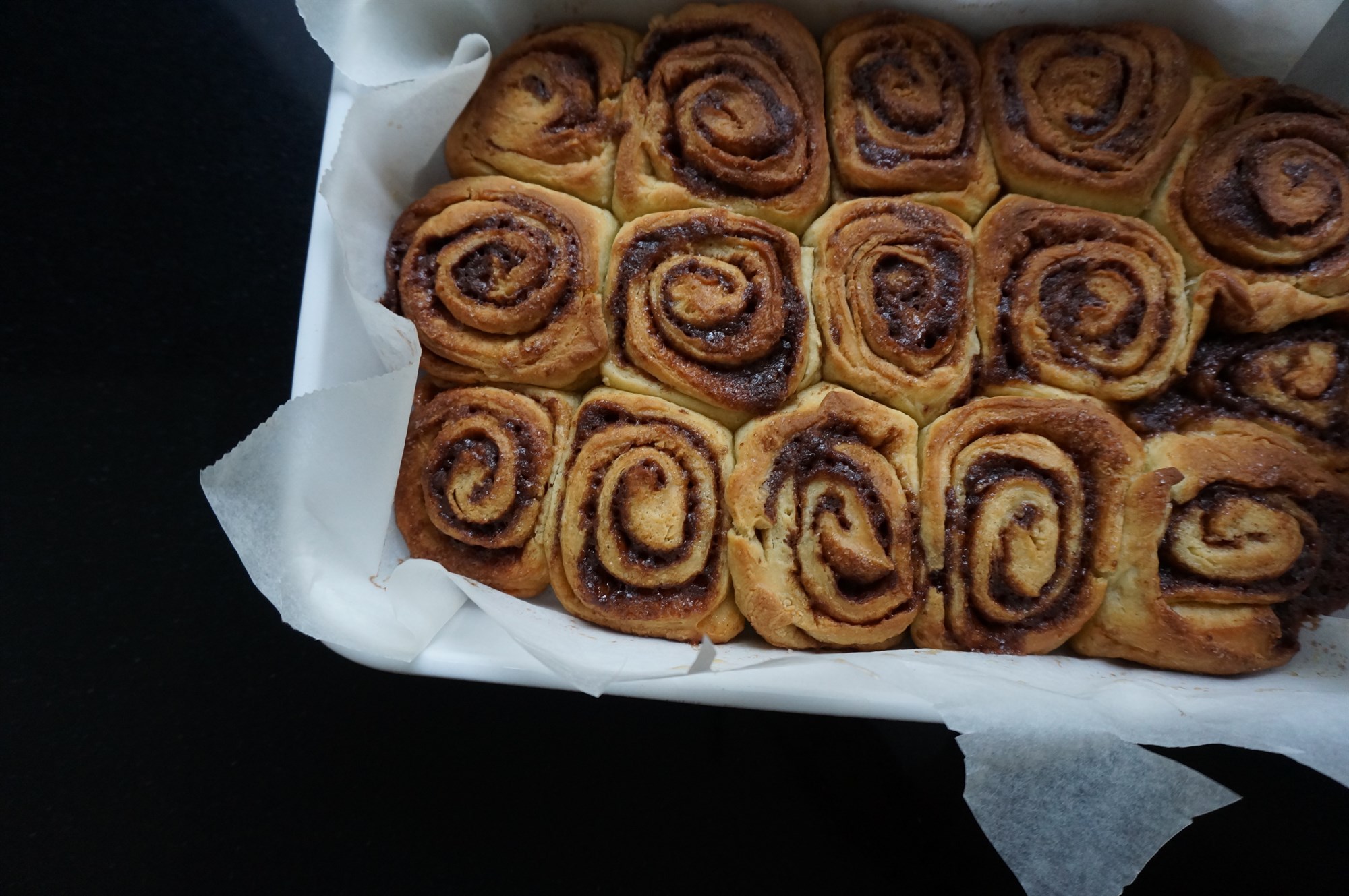 Kanilsnúðar með karamellu og pekanhnetum