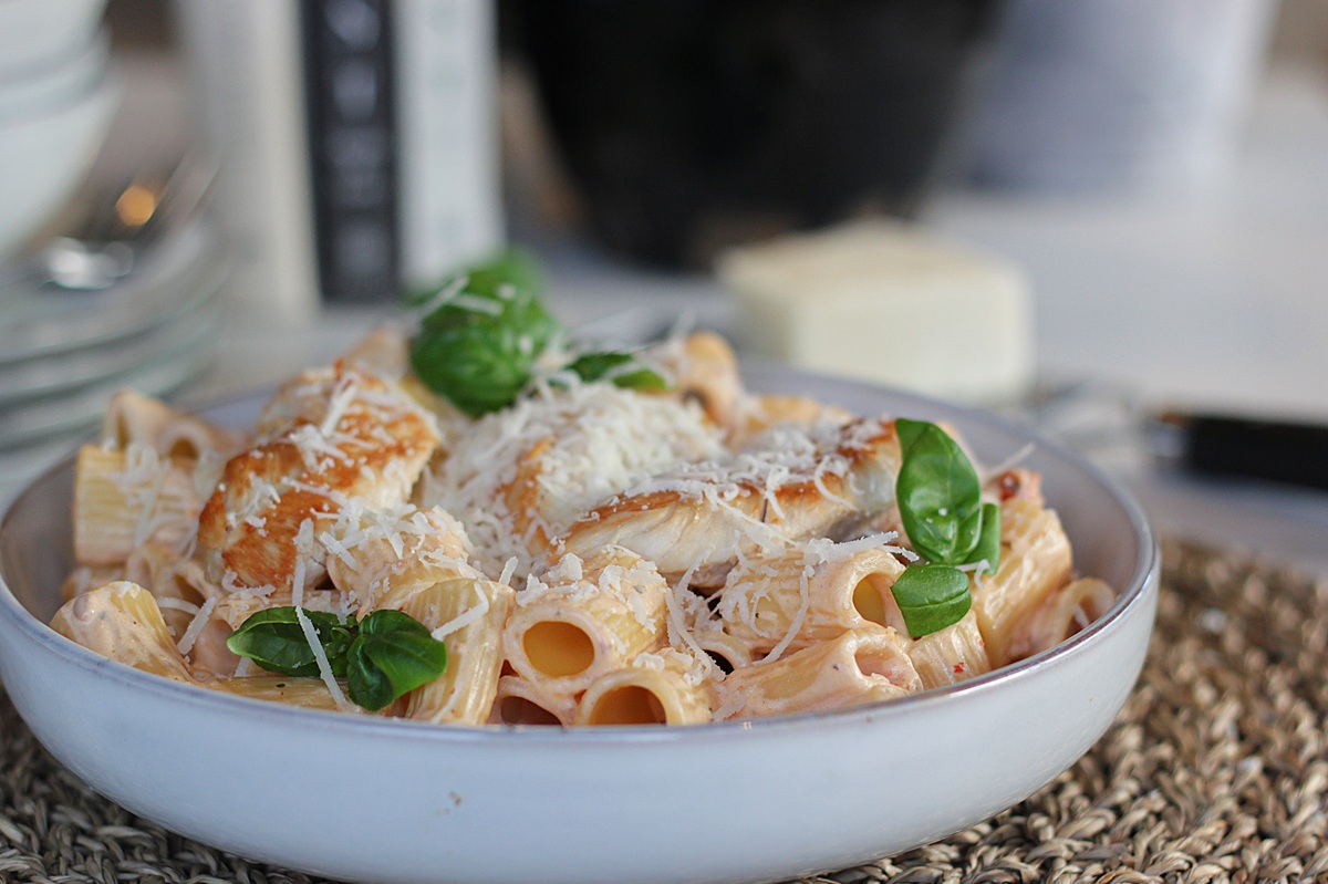 Kjúklingapasta með krydduðum rjómaostum