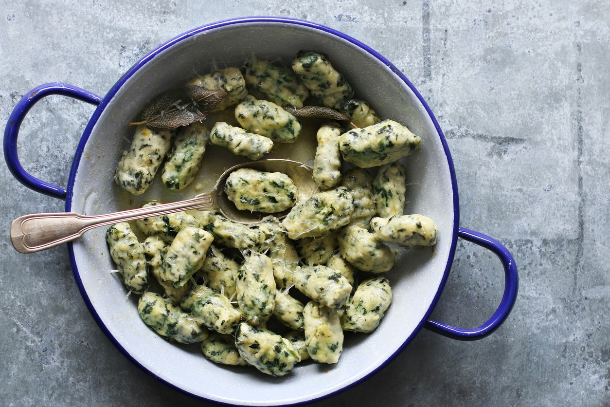 Kotasælu og spínat gnocchi