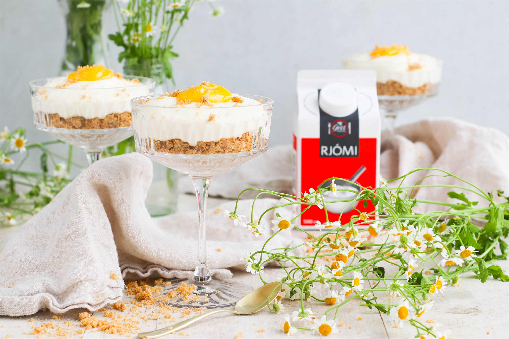Lemon curd ostakaka