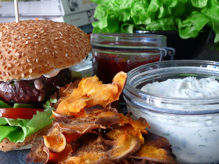 Föstudagur – Mozzarella borgari með mögnuðum sósum