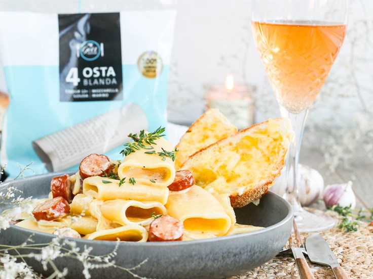 Þriðjudagur – Ostapasta með ostabrauði