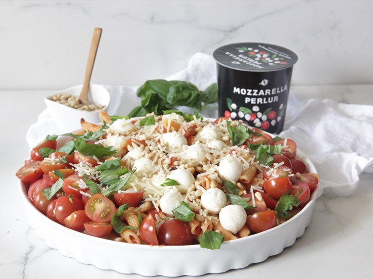 Fimmtudagur – Tómatpasta með basilíku og mozzarella