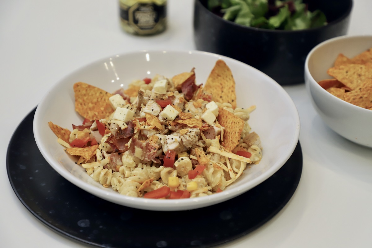 Pastasalat með kjúklingi og mexíkóosti