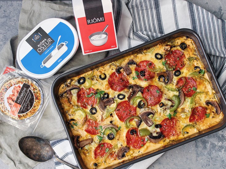 Föstudagur - Pizza kjúklingaréttur með pepperóní og ostasósu