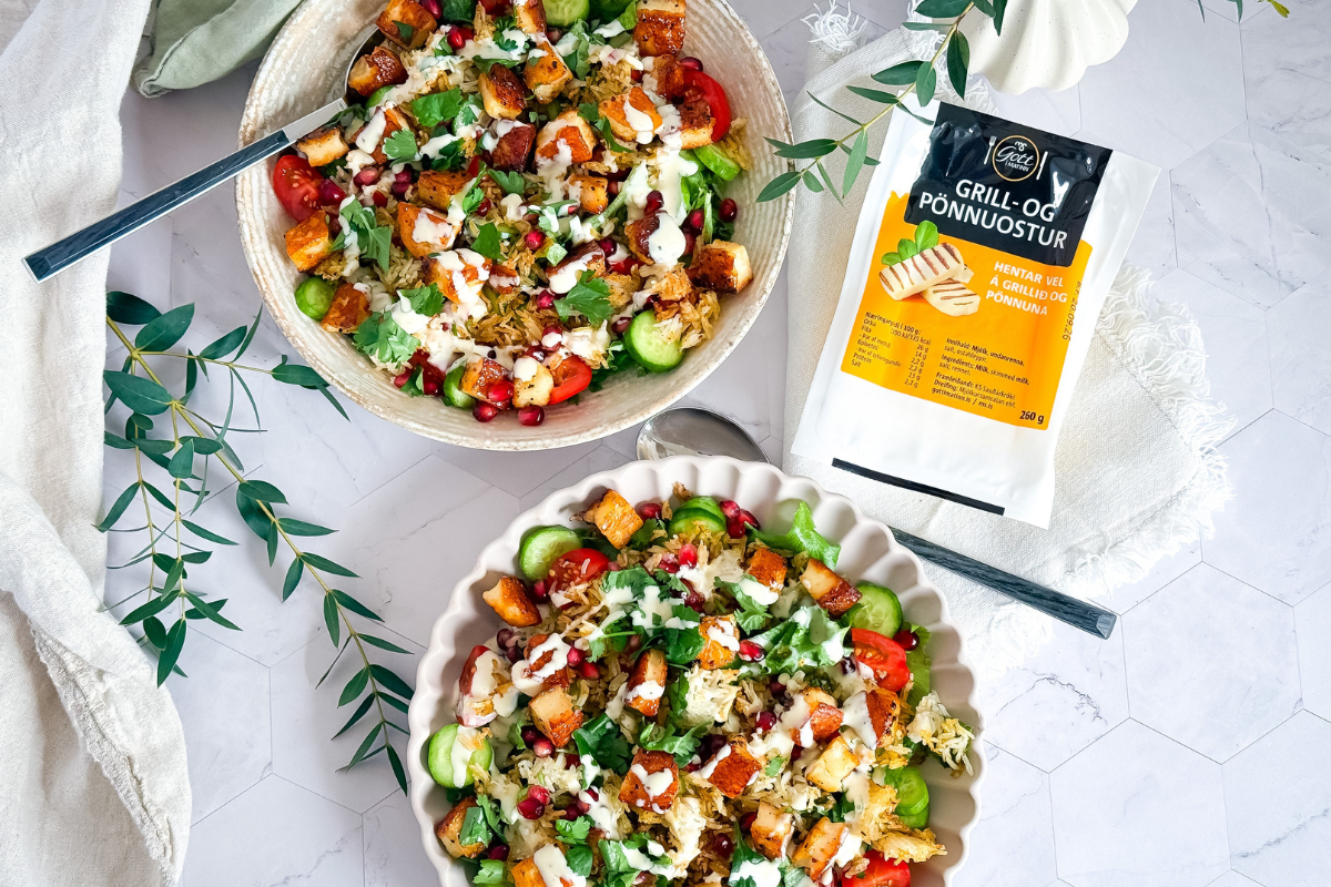 Salatskál með stökkum hrísgrjónum og chili grillosti