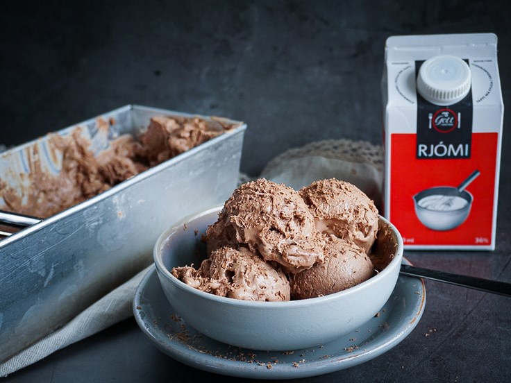 Sumardagurinn fyrsti - Silkimjúkur súkkulaðiís