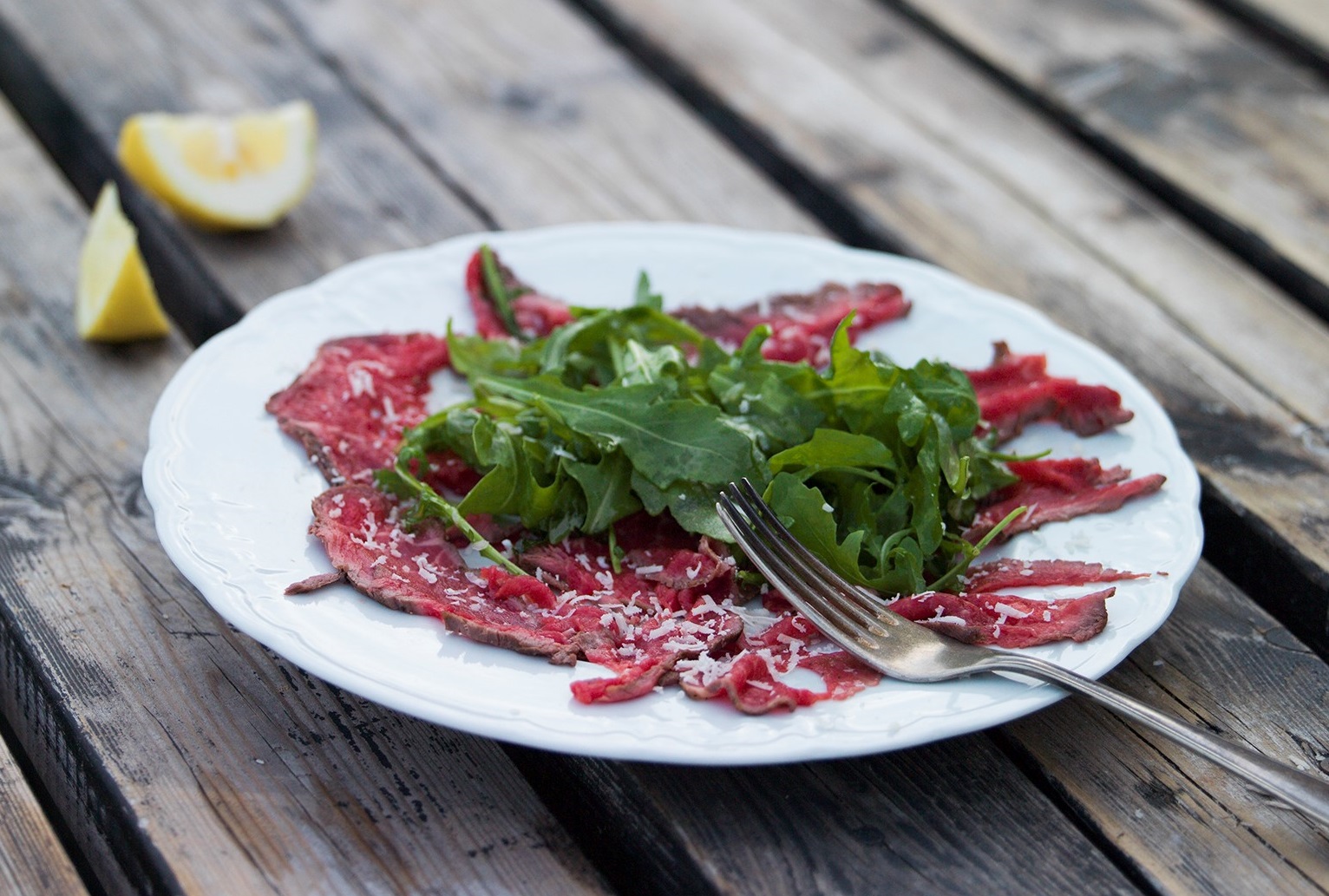 Snöggsteikt carpaccio