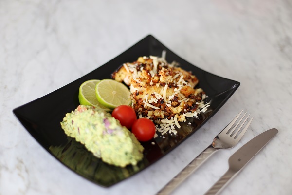 Stökkur cous cous kjúklingur með guacamole og mozzarella