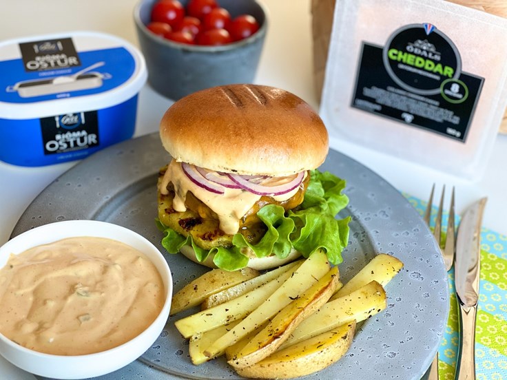 Föstudagur – Sumarborgari með grilluðum ananas