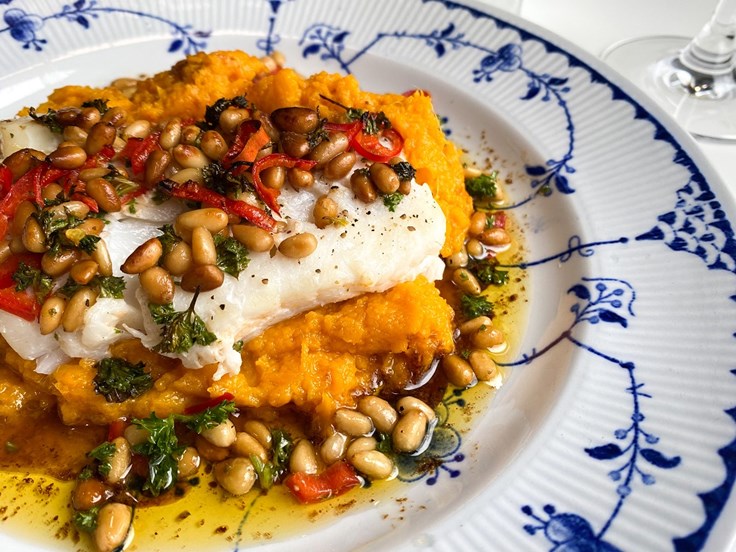 Mánudagur – Þorskur með smjörsósu, chili og furuhnetum