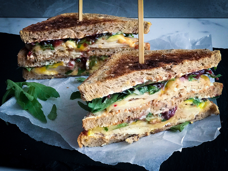 Sunnudagur - Þriggja hæða kalkúnasamloka