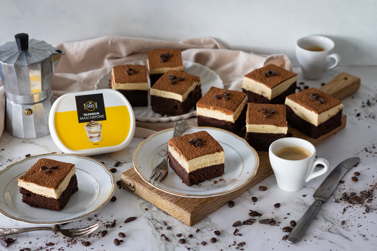 Tiramisú brownies með mascarpone kremi